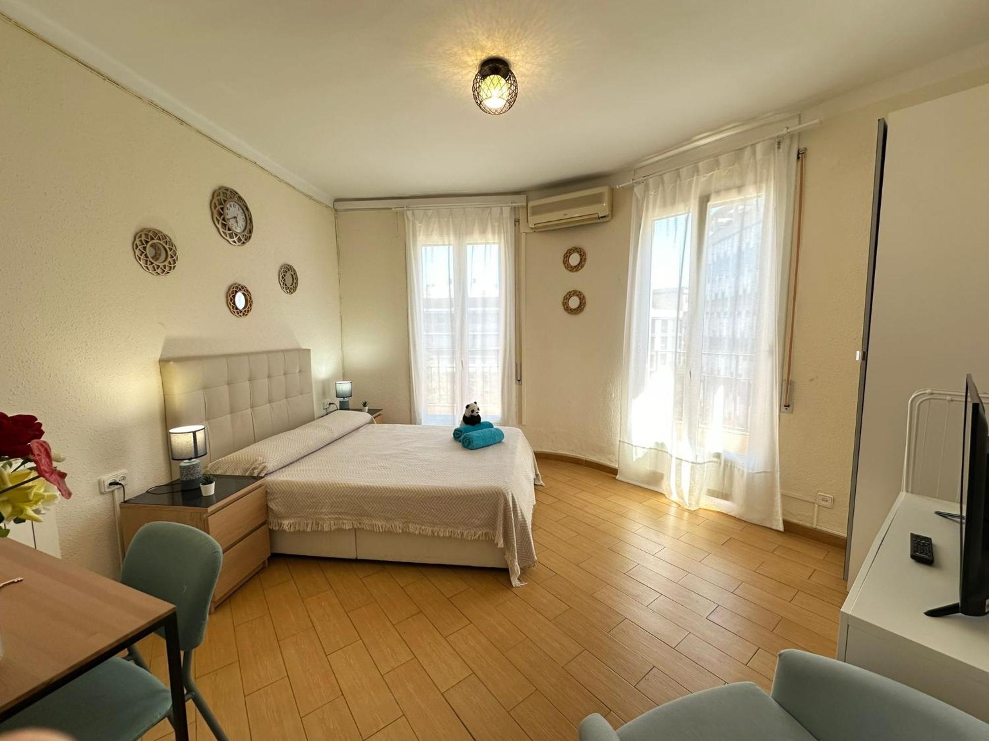 Alojamiento Nuevo Valenci Barcelona Ngoại thất bức ảnh